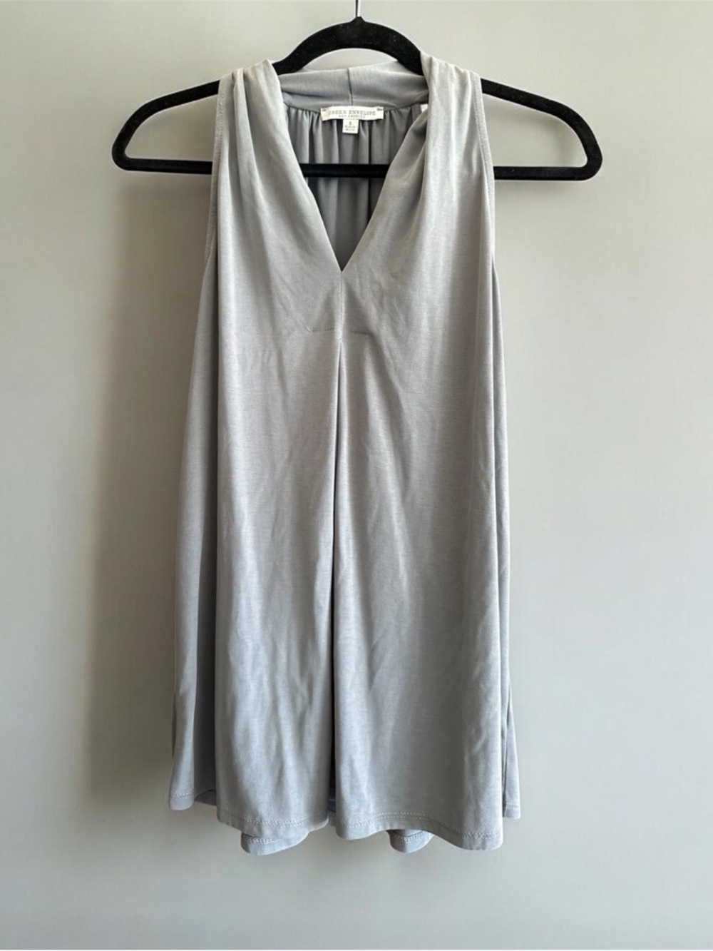 Green Envelope LA Gray Sleeveless Draped Top Size S - Picture 2 of 5